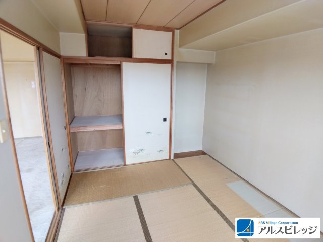 朝日センチュリーみずほ台B棟の和室|押入あり（和室6.0帖）