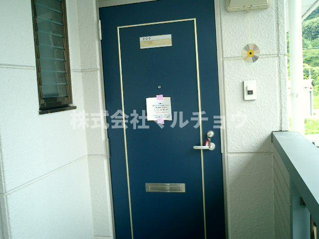 コンフォールⅡの玄関|収納もある玄関です