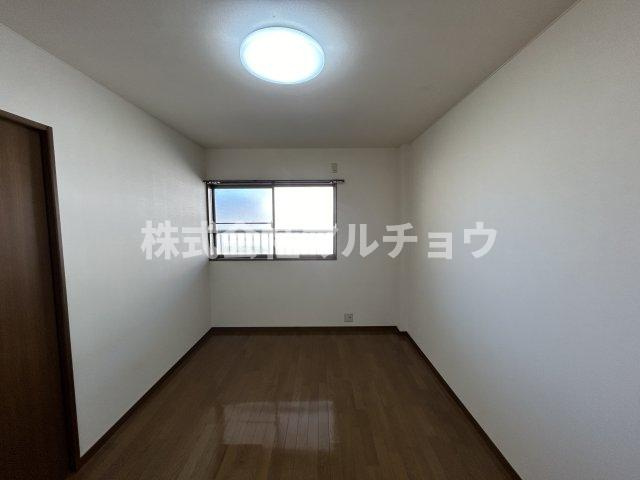 コンフォールⅡの洋室|明るい洋室です