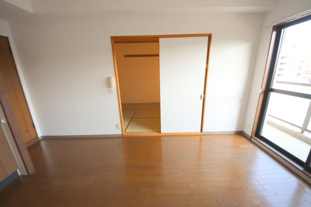 ツインコート帝塚山の洋室