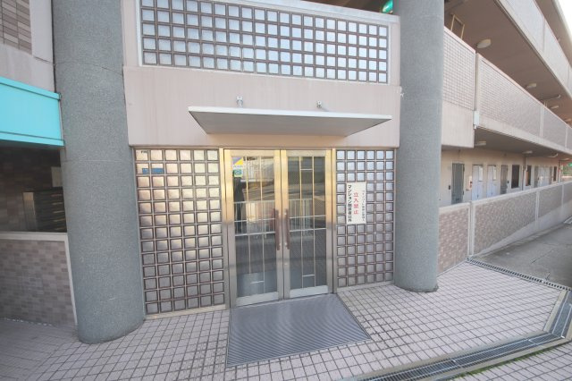 ツインコート帝塚山のエントランス