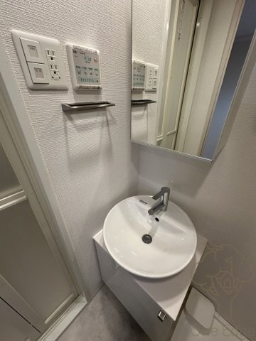 THE HUB MIYAKOJIMAの独立洗面台