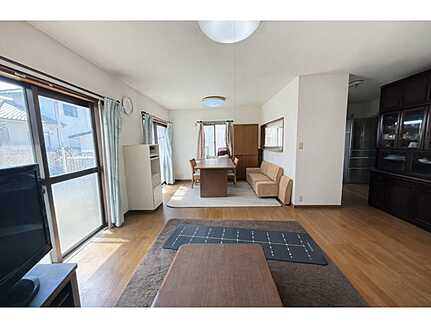 東区馬木7丁目戸建住宅の居間・リビング