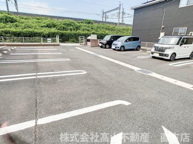 ロワンテール　Ⅳの駐車場