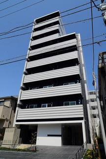【外観】 | 鉄筋コンクリート造のがっちりとした建物。