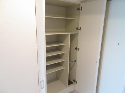 エストーネ京都二条の収納|シューズＢＯＸ
