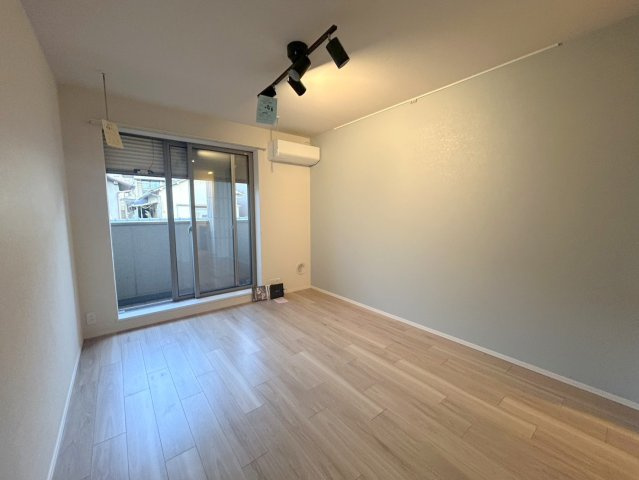 ゲミュートリヒの居間・リビング|★明るいフローリングのお部屋です★