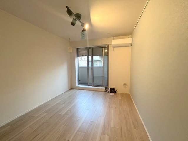 ゲミュートリヒの居間・リビング|★明るいフローリングのお部屋です★