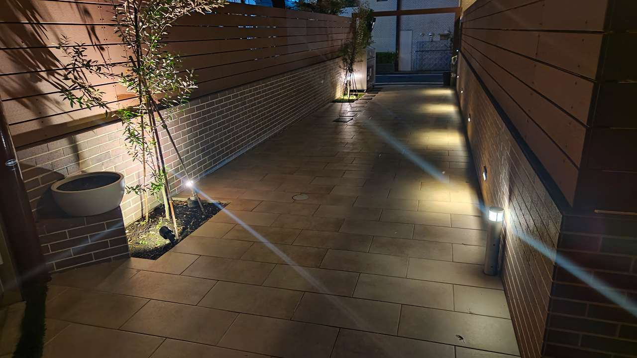 ゲミュートリヒのその他|★夜間エントランスの写真です★