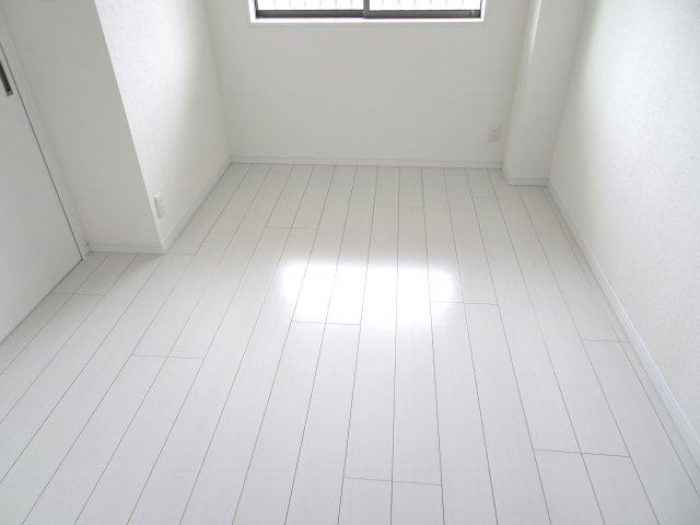 メゾン宿地の洋室