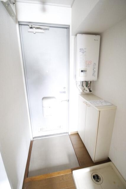 エレガントミヤⅡの玄関|※別号室写真