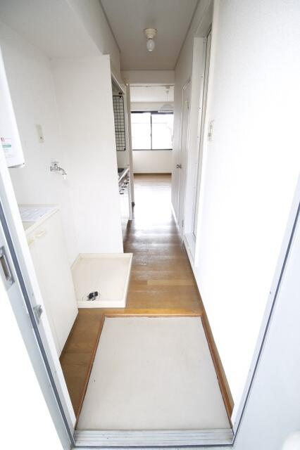 エレガントミヤⅡの玄関|※別号室写真