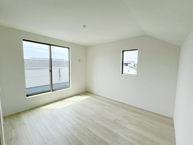 焼津市下小田中町　第1期／の洋室