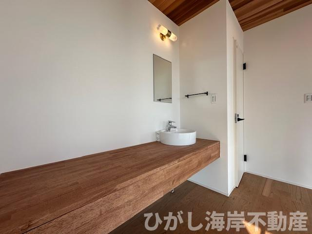 藤沢市片瀬山１丁目　新築戸建　全2棟の洗面所|セカンド洗面台