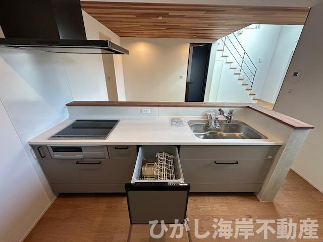 藤沢市片瀬山１丁目　新築戸建　全2棟のキッチン|食洗器付きシステムキッチン
