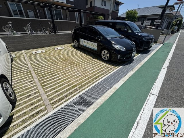 Jソレイユ錦ヶ丘の駐車場