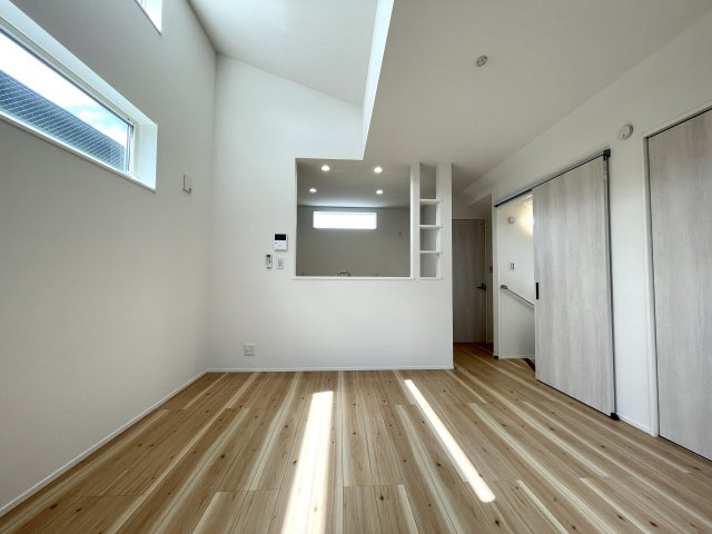 練馬区田柄1丁目　堂々完成　快適コンパクト邸宅の居間・リビング