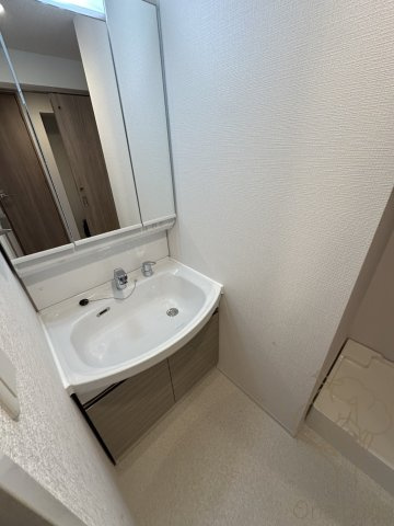 THE HUB MIYAKOJIMAの独立洗面台