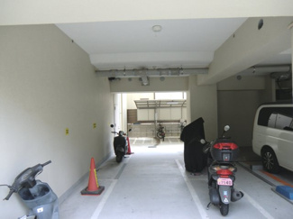 【駐車場】
