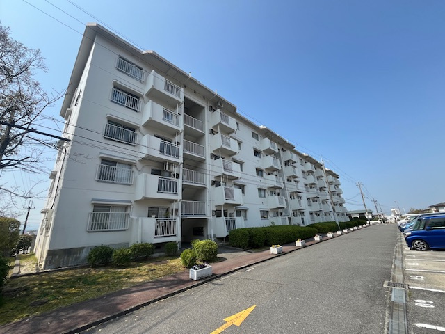 槇塚台Ｃ住宅1号棟の外観
