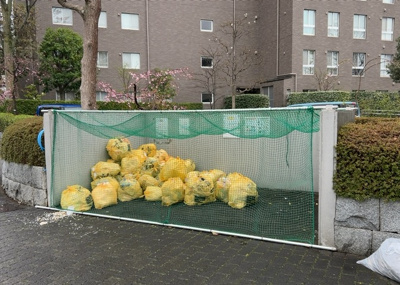 【設備】 | エステ・スクエア成瀬壱番館 | 共有部分は、住民なら誰もが使える設備のこと。例えば駐車場やエレベーター、インターネット設備、セキュリティ設備などがあります。他にも、マンションの廊下・外部階段やエントランス・ゴミ置き場などがあります。