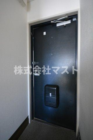 ルミナス難波の玄関