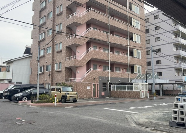 【外観】 | ロアーブル・サン南橋本 | マンションの外観は非常に重要なポイントです！外観の善し悪しは資産価値に大きな影響を与えます。外観のいいマンションを購入することで、高値で売却がしやすく、買い手が見つかりやすいというメリットがあります。