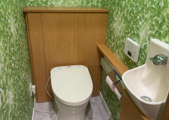 【トイレ】 | ロアーブル・サン南橋本 | トイレは大きさや形、機能、抗菌性などが異なる多種多彩なタイプが各メーカーから出ています。それぞれに良さがあるため、事前にどういったタイプのトイレがいいのかをご家庭内で決めて、内見に行くといいでしょう。