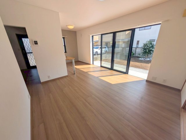 日野本町５丁目戸建の居間・リビング