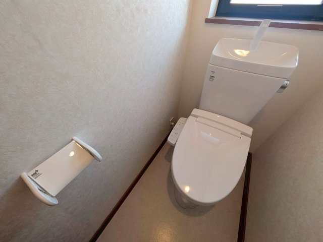 日野本町５丁目戸建のトイレ