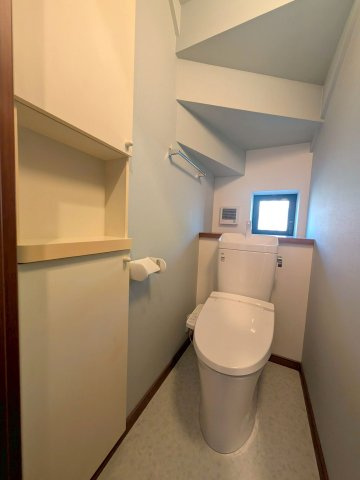 日野本町５丁目戸建のトイレ