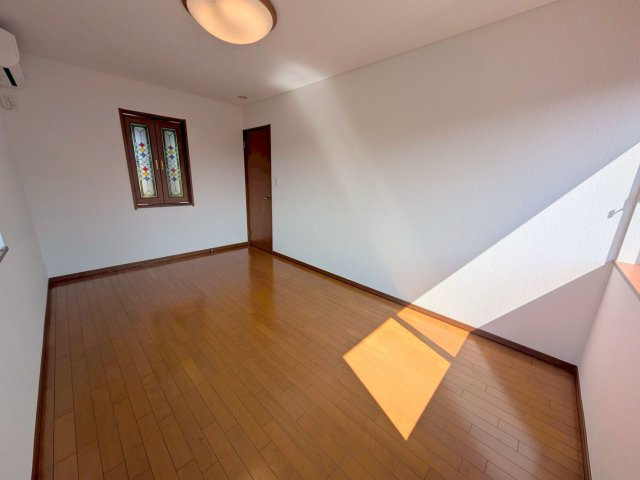 日野本町５丁目戸建の居間・リビング