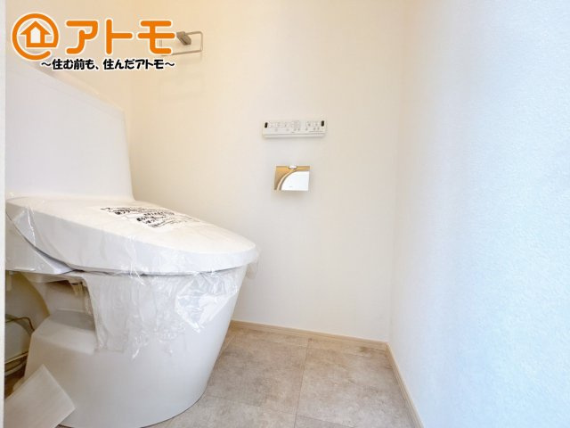 【トイレ】 | 駿東郡長泉町竹原1期　新築一戸建て　全1棟 | ２つトイレがあるので朝も混みあわずに使うことができます！