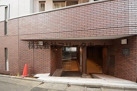 杉並区久我山３丁目の賃貸マンションのエントランス