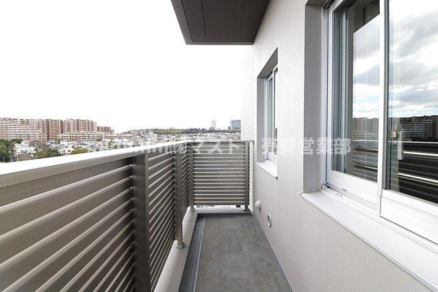 レーベン千里青山台のバルコニー