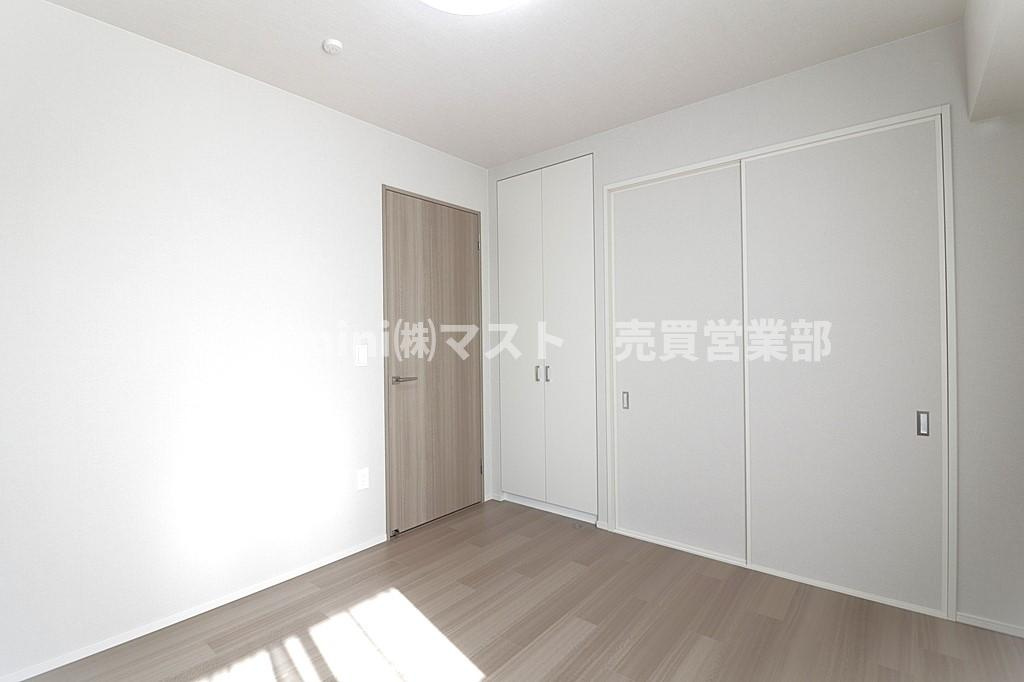 レーベン千里青山台の洋室