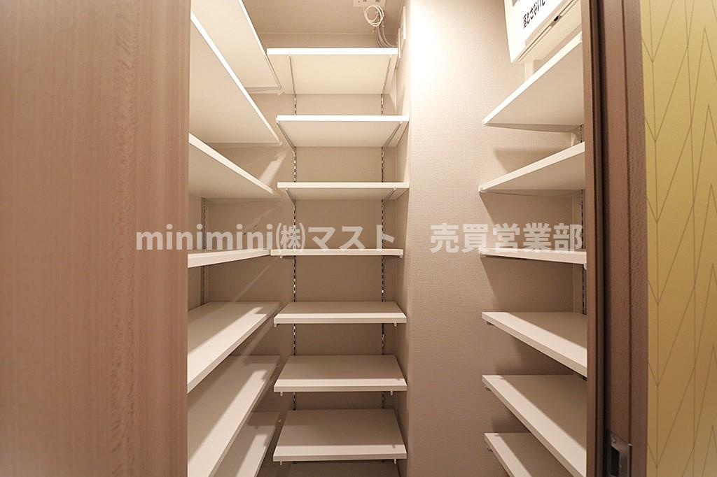 レーベン千里青山台の収納