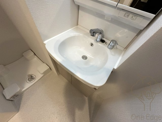 THE HUB MIYAKOJIMAの独立洗面台