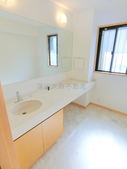 山王3丁目38戸建ての洗面所|1Fの洗面所　独立洗面台