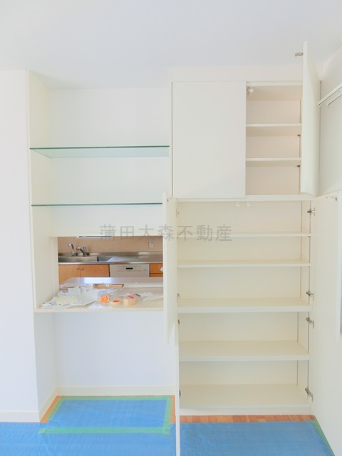 山王3丁目38戸建ての収納|LDKのキッチン側収納