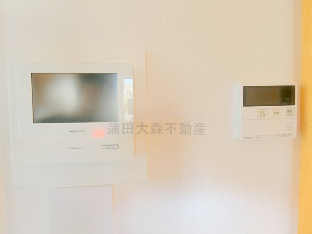 山王3丁目38戸建ての設備|モニター付きインターホン、給湯器の操作パネル