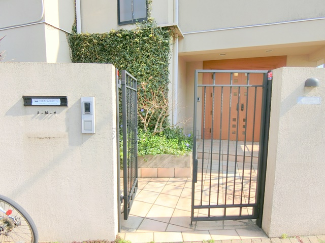 山王3丁目38戸建てのエントランス|　