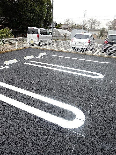 ファミールヒルズ　Ⅱの駐車場|駐車場