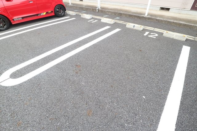 ファミールヒルズ　Ⅱの駐車場