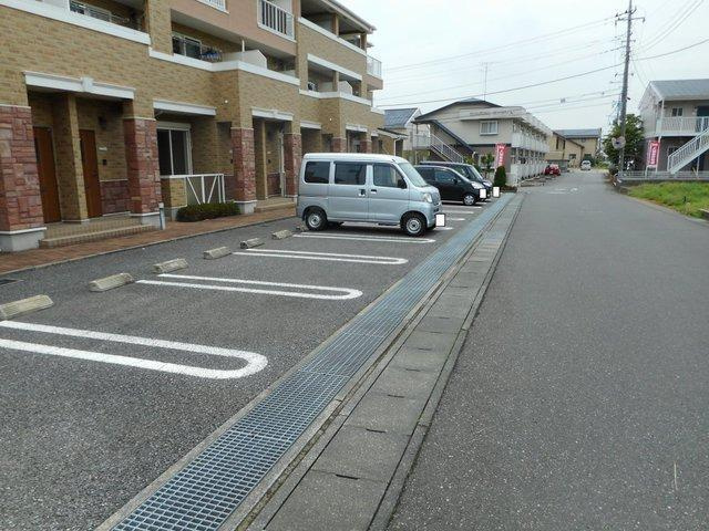 グレイスフル・Ｂの駐車場|駐車場