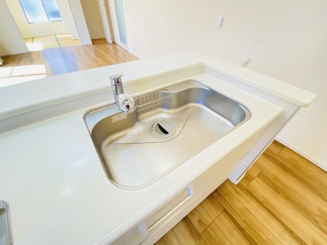渋川市中郷　中古一戸建て住宅のキッチン|カートリッジ式で浄水器も使えます！