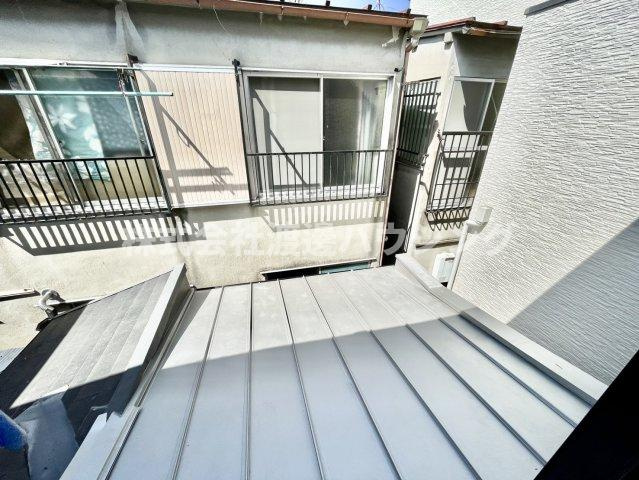 寿町貸家のバルコニー