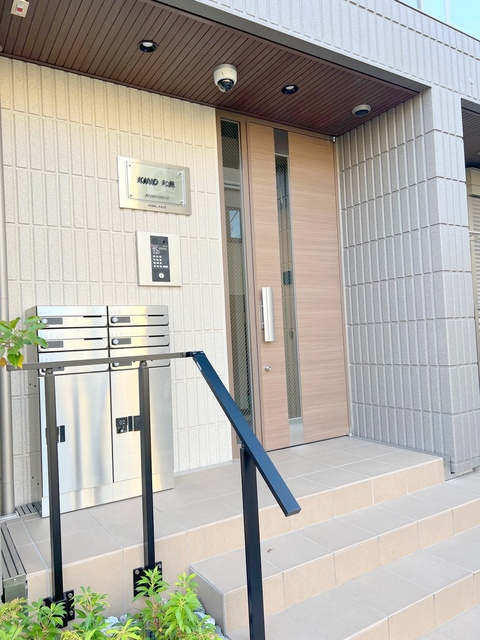 KIND和泉のエントランス|オートロック付きのエントランス