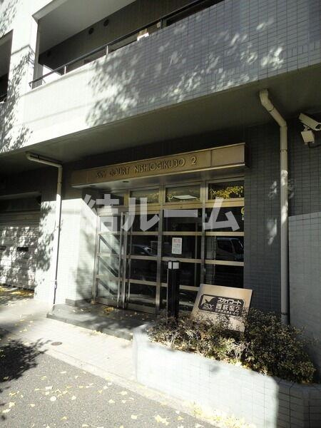 杉並区桃井４丁目の賃貸マンションのエントランス