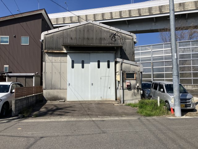 長先町２４５－１倉庫